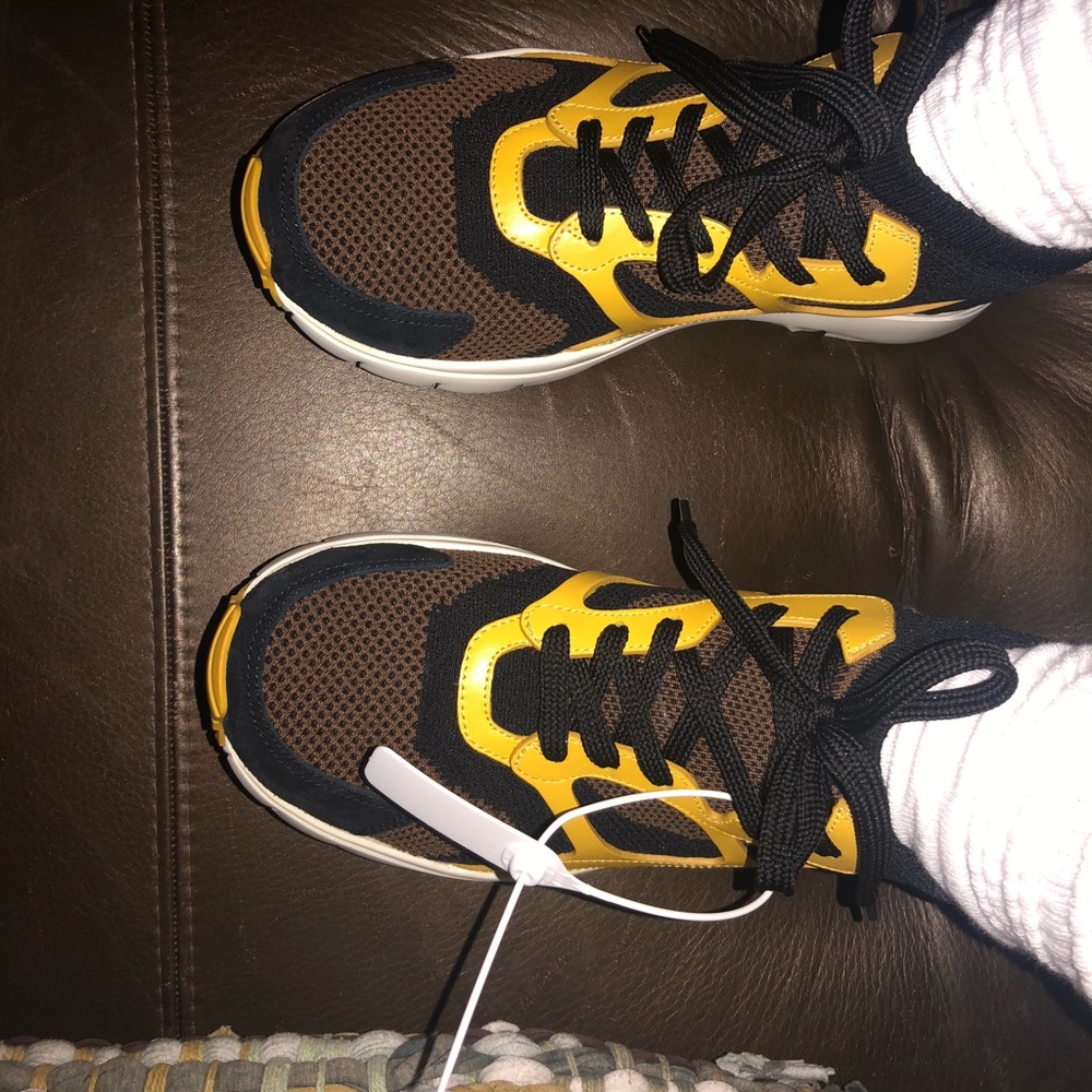 AUTHENTIC VALENTINO SNEAKERS